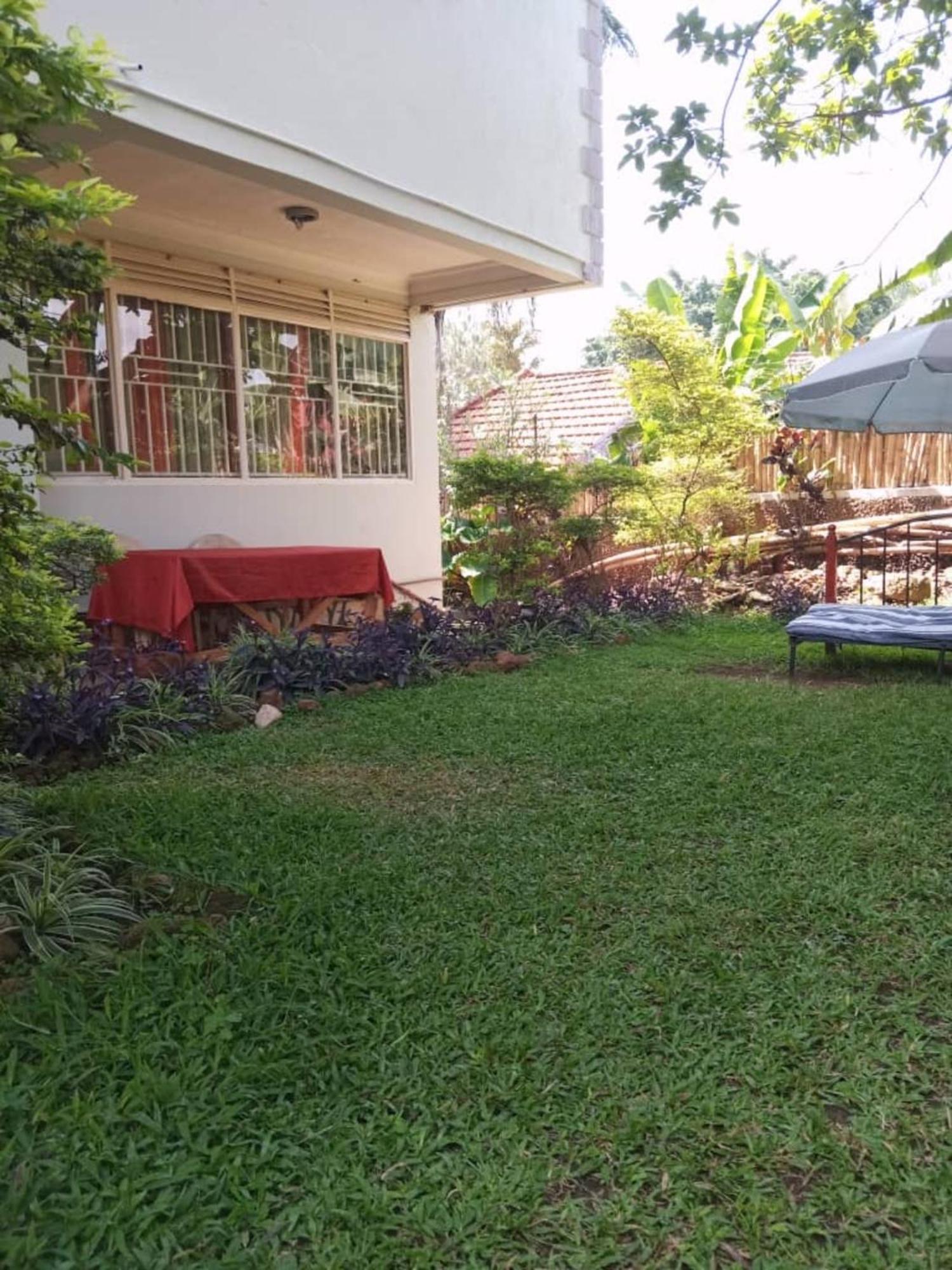 The Abode Apartments Lake View & Breakfast Suite Near Beach Entebbe Exterior photo
